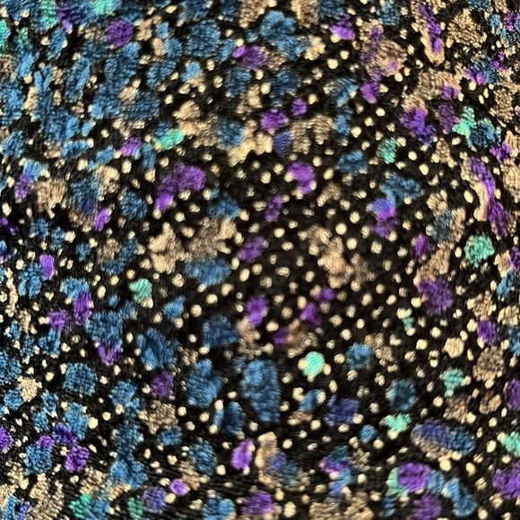 Gorgeous top! - Picture 8 of 10